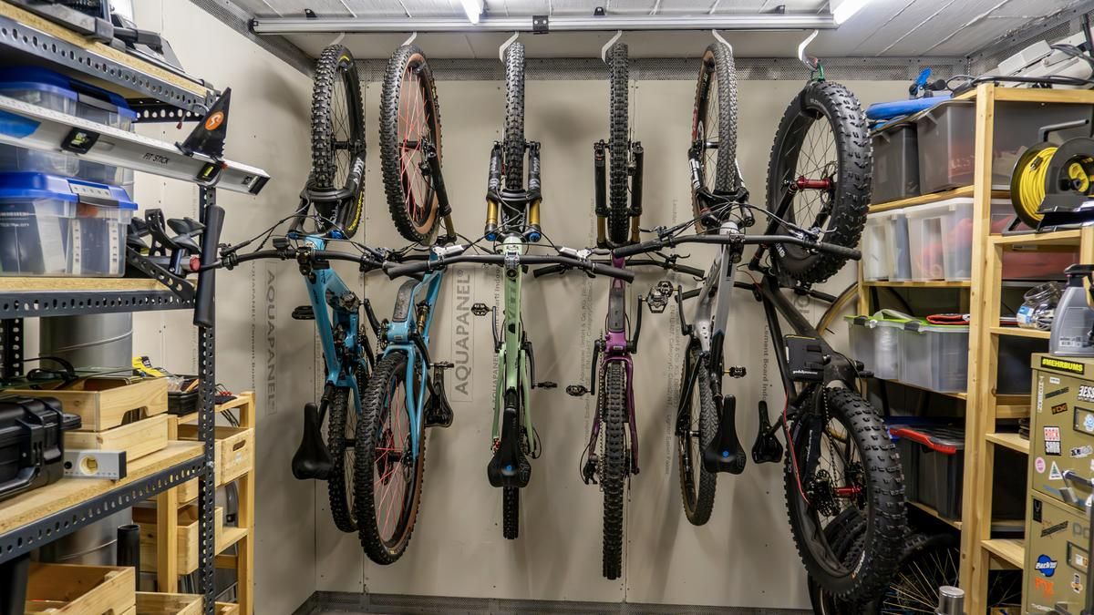 Ride Mtb: Test: Stashed Products Space Rail Bike Storage Systems – viel Platz auf kleinstem Raum