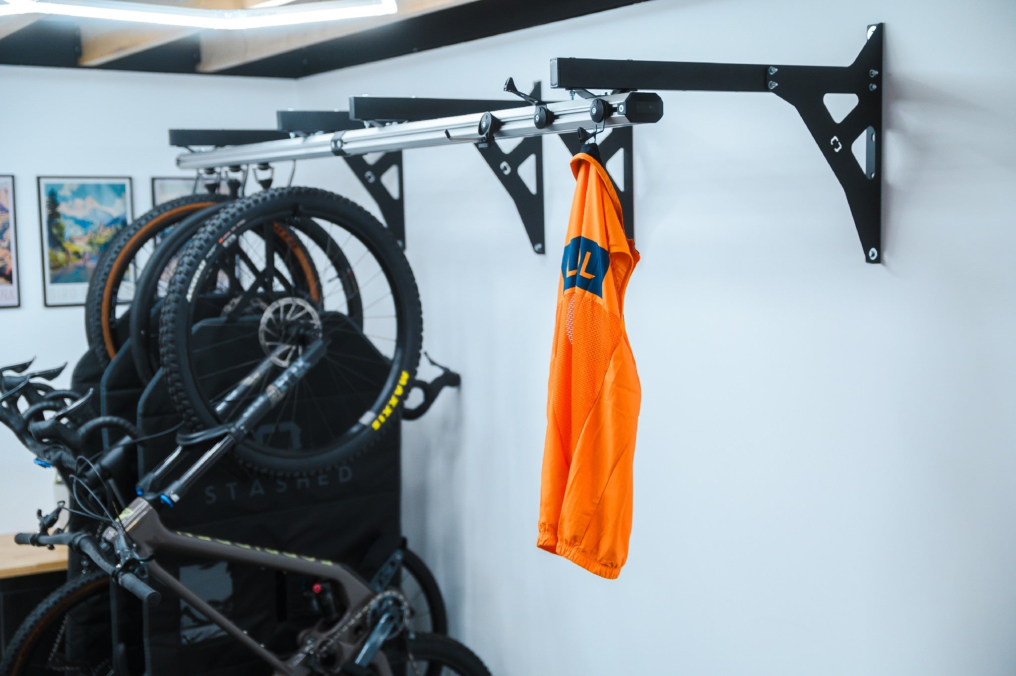 SpaceRail Wall Mount Kit without Rail Mounting Plates-RTL