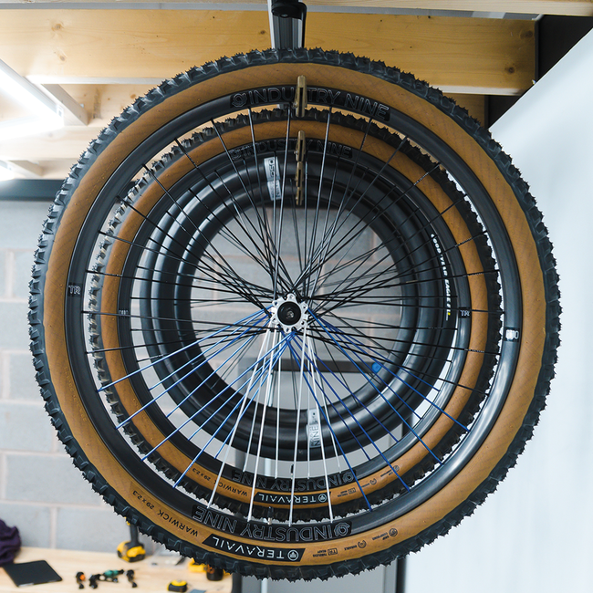 LodeStar Wheel Hanger Set