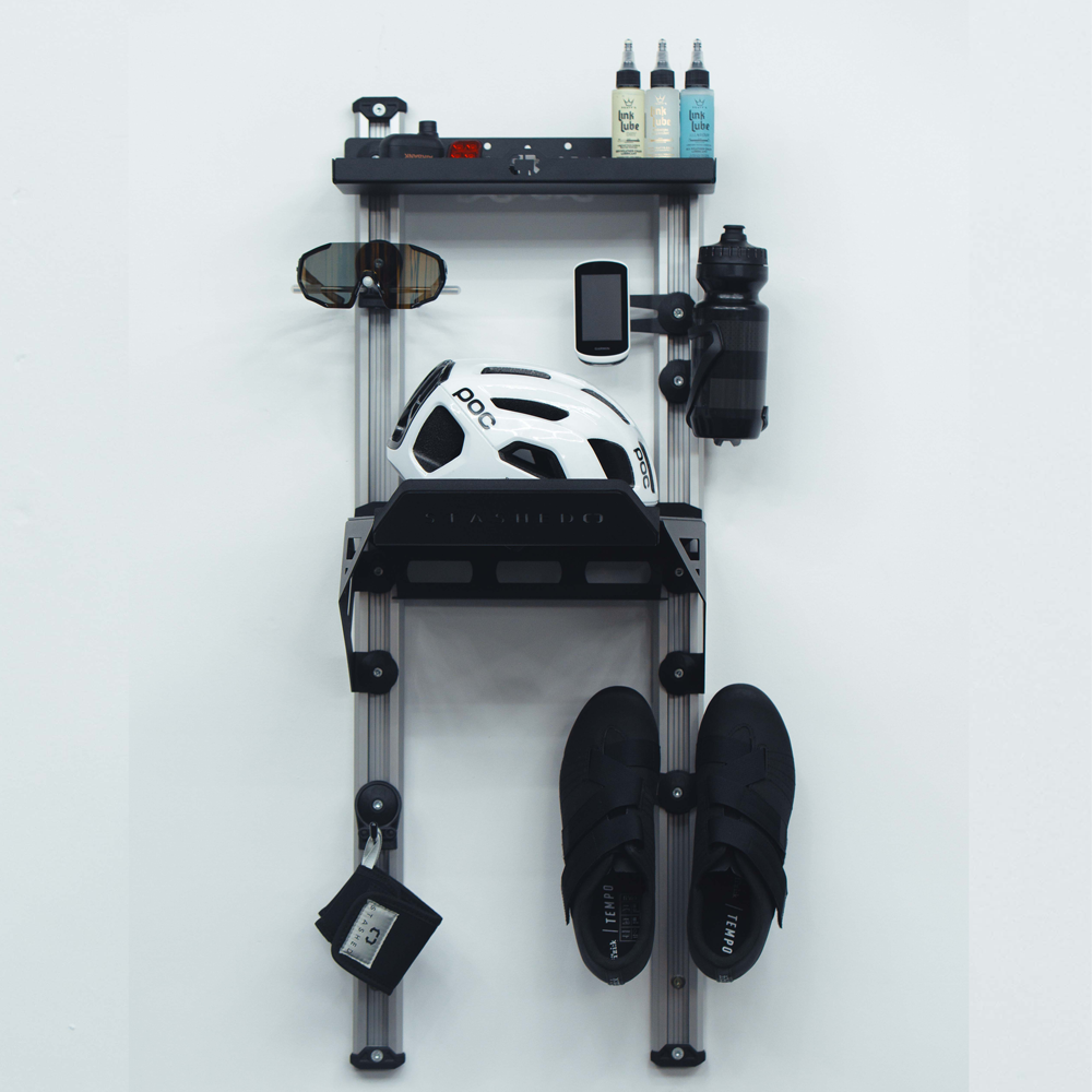Rail mounted SpaceRail ONE Pro Set loaded with accessory tray, multihook, shoe and sunglasses hooks