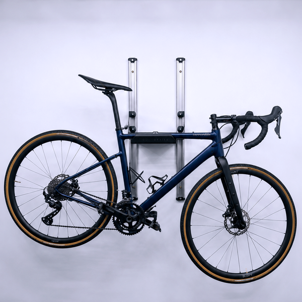 SpaceRail ONE Starter Set holding a road bike