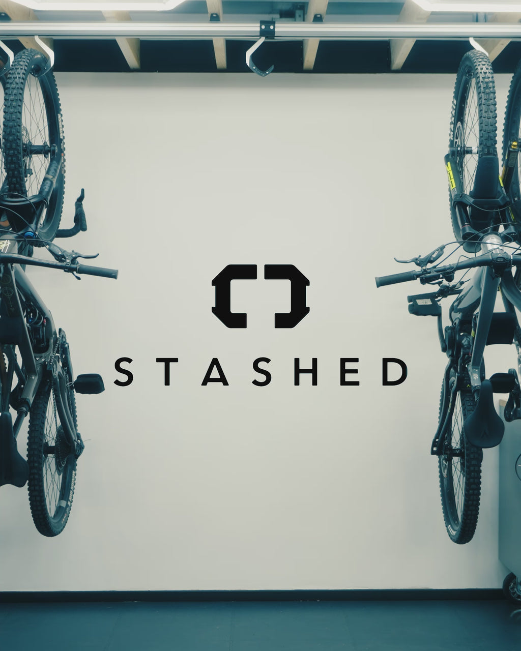 Dream bike storage with ceiling SpaceRail